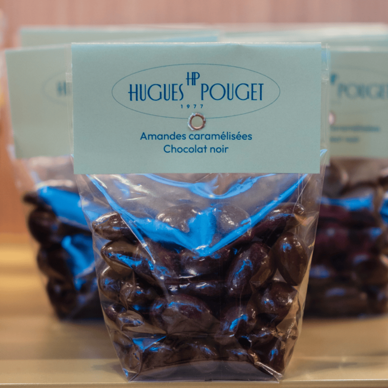 Amandes Caramélisées Chocolat Noir| Pâtisserie Hugues Pouget Paris