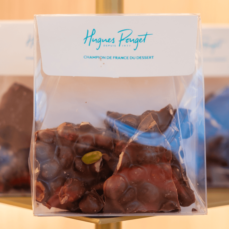 Mendiant Lait Noisette Pistache | Chocolats artisanaux | Hugues Pouget Mendiant Lait Noisette Pistache | Chocolats artisanaux | Hugues Pouget