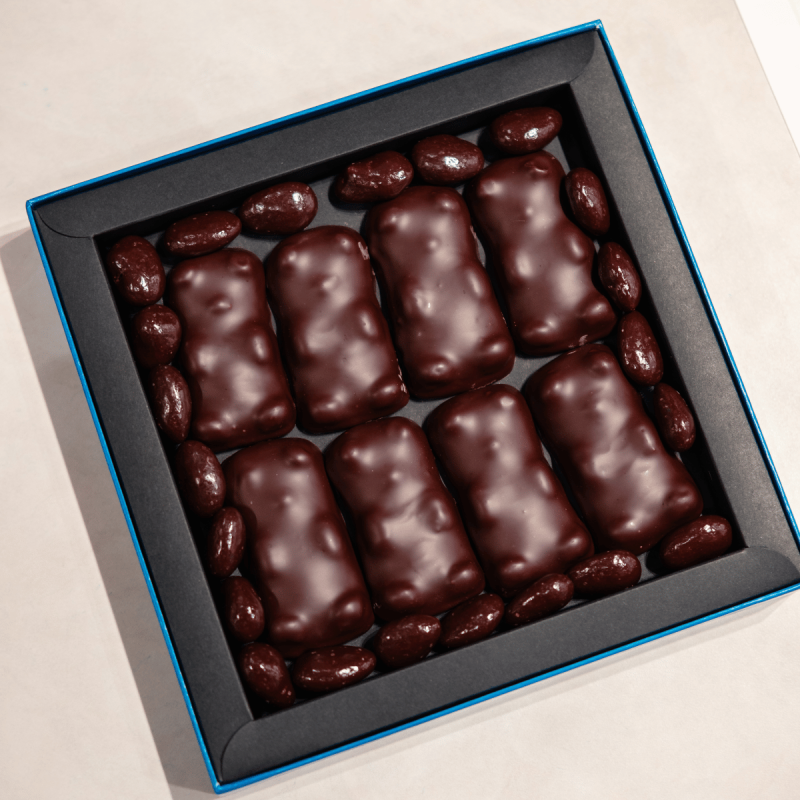 Coffret Cadeau Oursons et Amandes Noir| Pâtisserie Hugues Pouget Paris