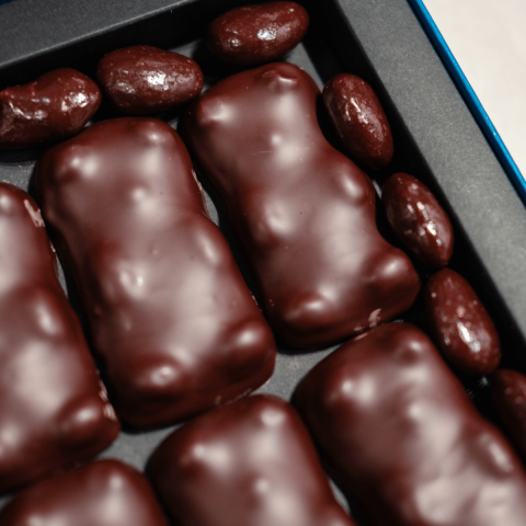 Coffret Cadeau Oursons Guimauve Pistache & Amandes Noir