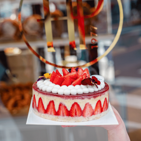 Fraisier Signature -  Hugues Pouget - Pâtissier-Chocolatier de Luxe